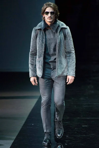 Look 44